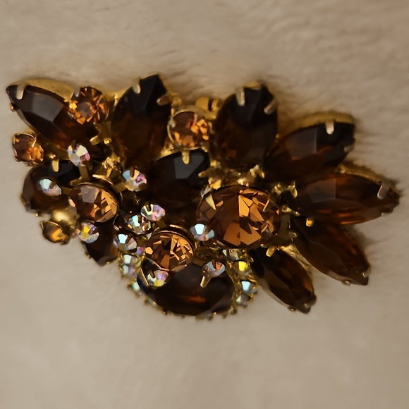 Vtg JULIANA Crystal Topaz Floral Aurora Borealis Brooch - Picture 3 of 6